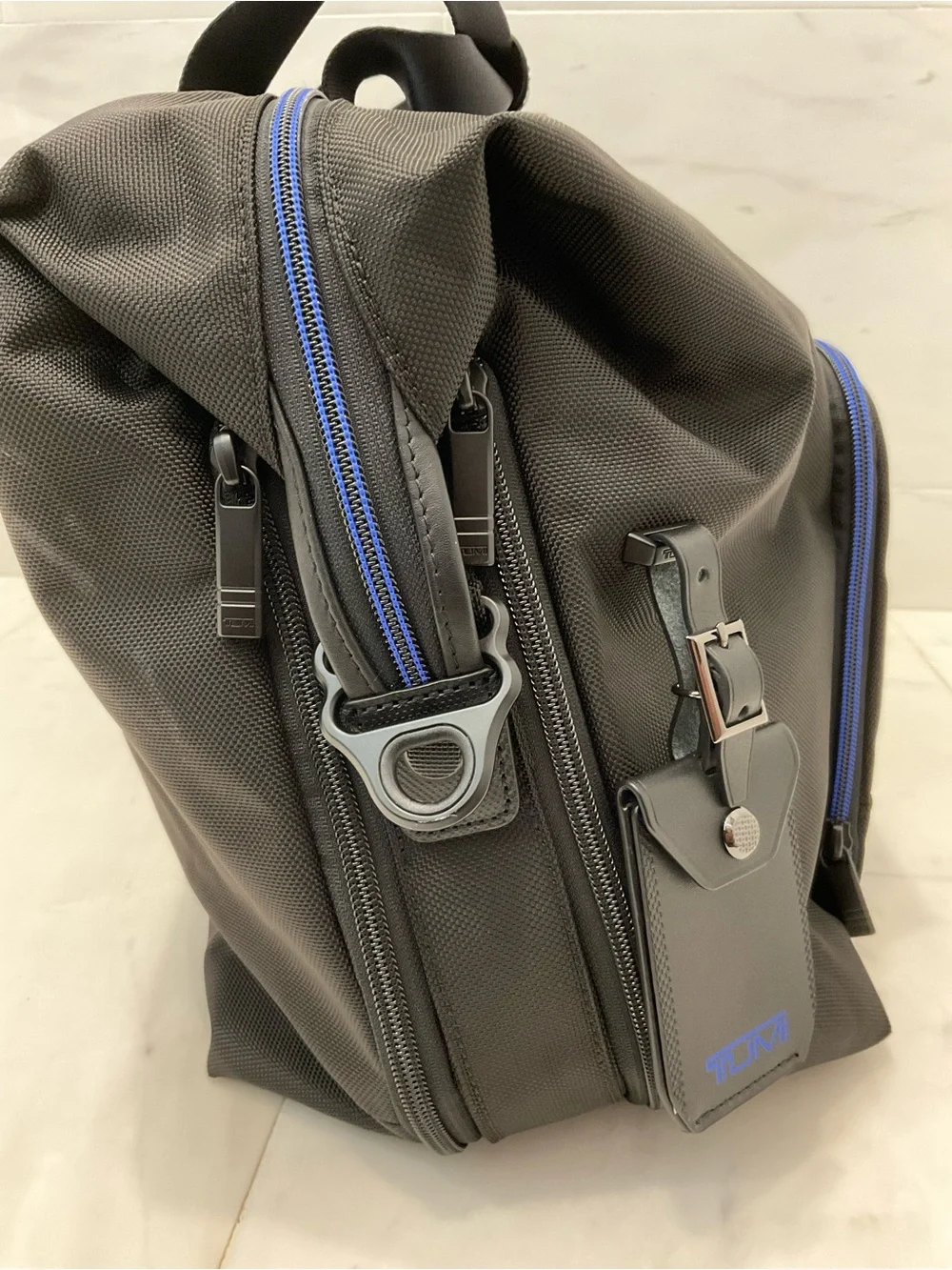 NEW Tumi ALPHA 18.5” Double Expansion TRAVEL Satchel Bag - BLACK w/ ULTRA BLUE